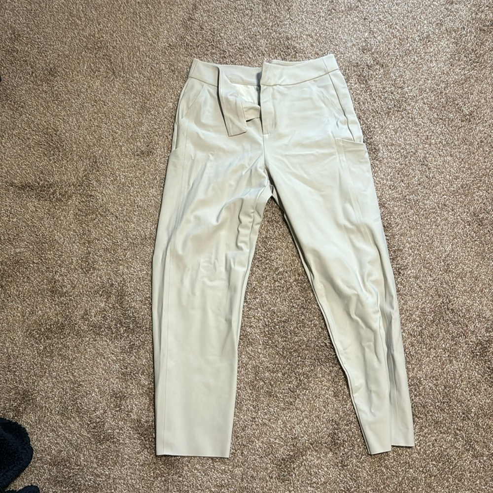 Athleta pants for golf with pockets size 8 khaki